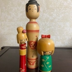 木彫りの人形の画像