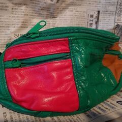 ウエストポーチ