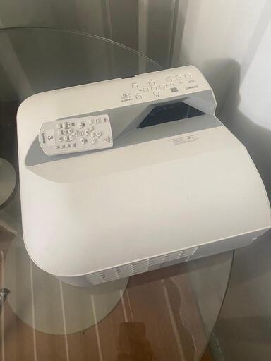 CASIO プロジェクター　XJ-UT351W 3500ルーメン 短焦点 スピーカー コンポジット 映写機系 カシオ計算機 超短焦点プロジェクター DLP\n生活家電 激安 格安 破格 安い 特価 特売  高級 家電 人気 オシャレ 便利 CASIO ビジネス用品 オフィス用品 家庭用