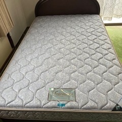 マットレス付きセミダブルベッド