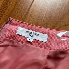 NATURAL BEAUTY BASIC スカートの画像