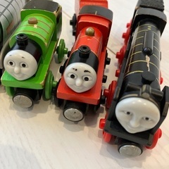 トーマスシリーズ　フィッシャープライス　主要キャラまとめ売りの画像
