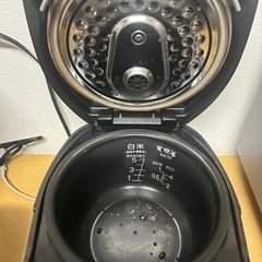 炊飯器の画像