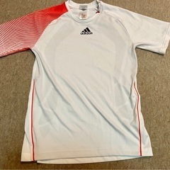 adidas 半袖Tシャツ　サイズS  
