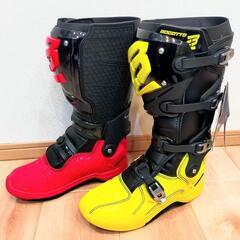 【新品未使用!定価46,800円】モトクロスブーツ　左右別色の画像