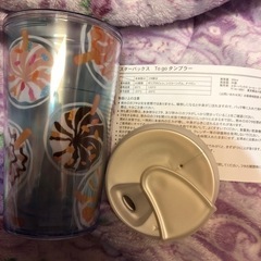 スターバックスタンブラーの画像