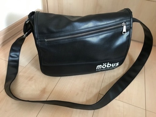mobus ショルダーバッグ