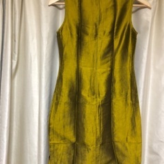 絹100% ワンピース　着るとシックで浮きませんの画像