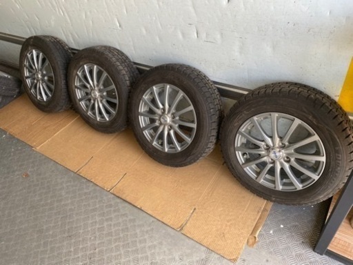 ホンダ　フィットに履いていたスタッドレスタイヤ中古