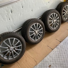 ホンダ　フィットに履いていたスタッドレスタイヤ中古の画像