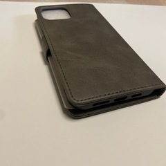 iPhone12pro 折りたたみ式スマホケースの画像