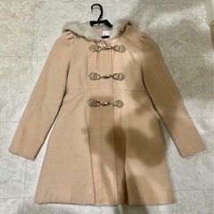 ピンクベージュの冬コート