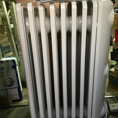 受け渡し決まりました。　　デロンギ　オイルヒーター　JR0812...