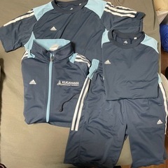 adidasシャツ、ショートパンツ、ジャージ上着（高校名入り）