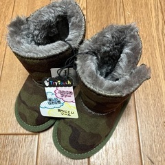 新品未使用16㎝迷彩ムートンブーツ