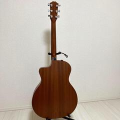 Taylor 114ce 素晴らしい状態のアコースティックギターの画像