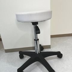 0円!!【1/5限定!東京都調布市】キャスタースツール2脚の画像