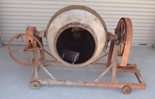 コンクリートミキサー　モーターなし　口径：35㎝奥行55㎝　全寸W140　H95　D70㎝