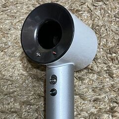 送料無料 ダイソン ヘアドライヤー HD01 動作確認済ハードケース付き。の画像