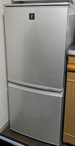 冷蔵庫　シャープ　2013年　137L