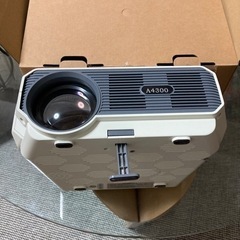 【受け渡し完了しました】スピーカー内蔵　プロジェクター　ホームプロジェクターの画像