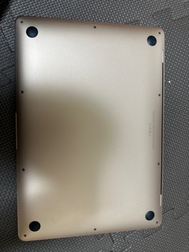 パソコン Macbook 2020 8gb core i3 pink