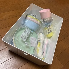 IKEA プラスチック食器セット＋コンテナ