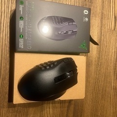 Razer Naga V2 HyperSpeed 21ボタン 2.4GHz / Bluetooth 5.0 ワイヤレス 両対応 ゲーミングマウス レーザー (マウス)の画像
