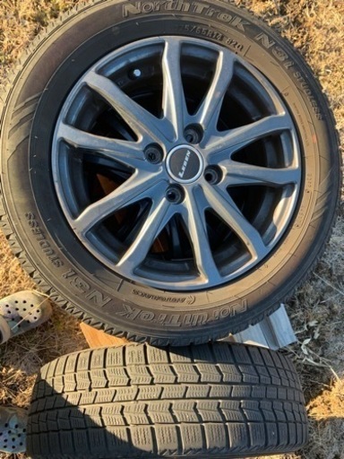 スタッドレスタイヤ ホイール付 175/65R14 4穴