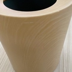 木目調ゴミ箱の画像