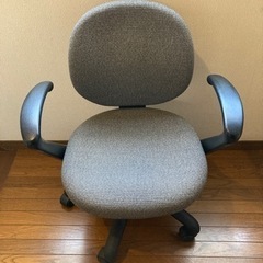 【美品　オフィスチェア　高さ調整可能】