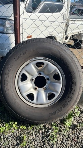 ☆ スタッドレスタイヤ4本 275/70R1Rヨコハマアイスガード2本 MAXTREK2本 5穴 ランクル