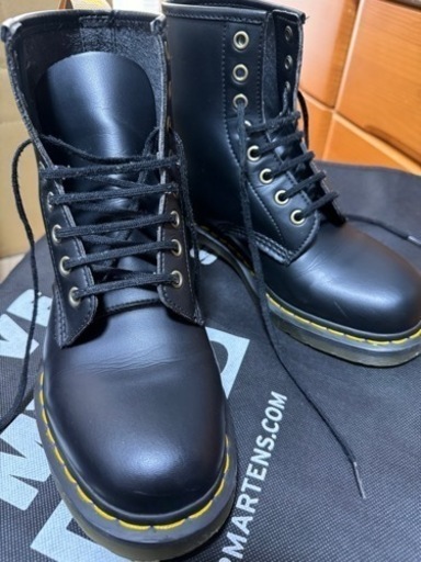ドクターマーチン Vegan 14045 8ホールブーツ UK7