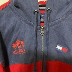 TOMMYHILFIGERトミーヒルフィガーメンズロゴパーカーとラガーシャツの画像