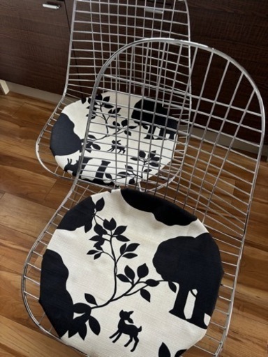 【受渡予定決定しました】【2脚セット】チェア　椅子　イームズリプロダクト品　ダイニングチェア