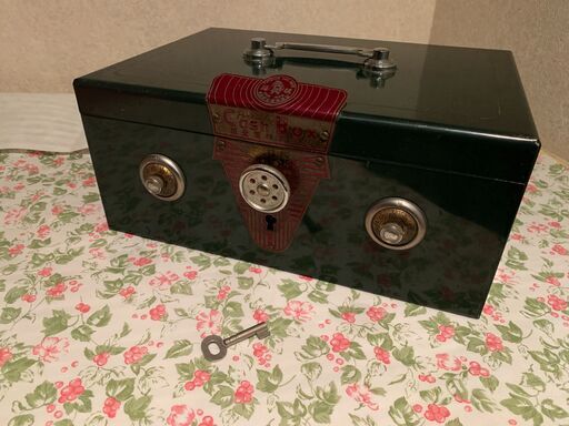 管K-35【愛知県一宮市から】【年末年始もお渡しできます！】内田洋行 TOHO CASH BOX 手提げ金庫 昭和レトロ ポータブル Cash Box キャッシュボックス アラーム付き金庫 アンティーク コレクター オーディオ 現状品