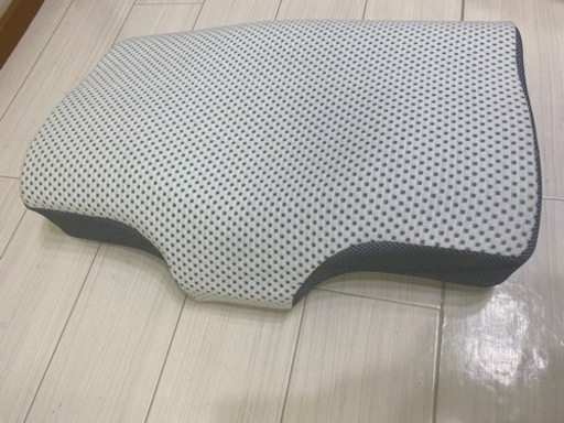 ニトリ　枕　横向き寝が楽な枕