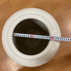 陶器（花瓶や傘立てに）の画像