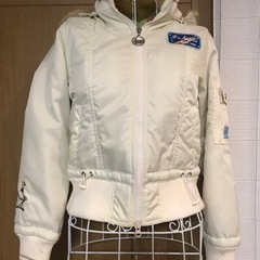 Warner Bros ワーナーブラザーズ　ブルゾン　ジャケット　白　Mサイズ　女性用の画像