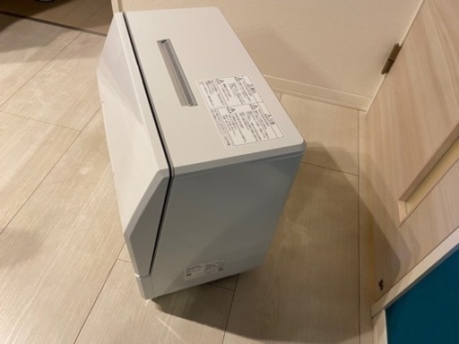 2023年製★Panasonic食器洗い乾燥機 NP-TCR5-W 新品