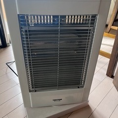 ハロゲンヒーター　電気ストーブの画像