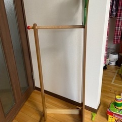 こどもハンガーラックの画像
