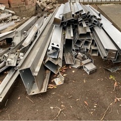 解体後のアルミ製テラスの画像