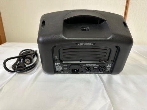 【美品】BEHRINGER EUROLIVE B205D