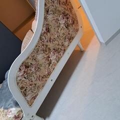 【引き取り済】可愛いアンティークソファーとテーブル、椅子セットの画像