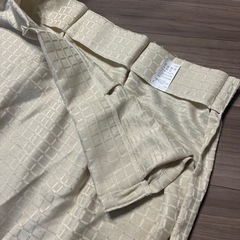 ベージュカーテン