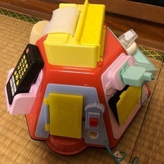 いたずら1歳やりたい放題（インターホンのみ壊れてます）