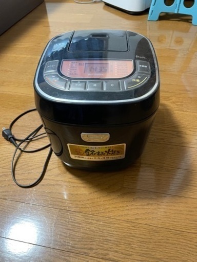 アイリスオーヤマ　10号炊き　炊飯器