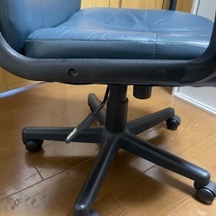 レザー調ゆったりビジネスチェアの画像
