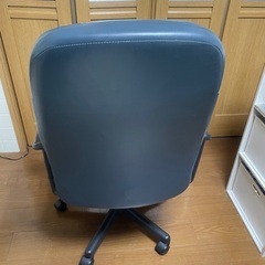 レザー調ゆったりビジネスチェアの画像